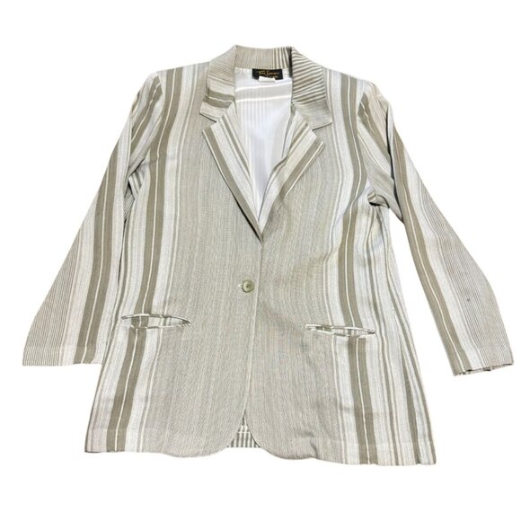 Vtg Pin Striped Short Suit  Sz M Padded Shoulders Pockets Toni Garment CC Magic - Picture 2 of 10